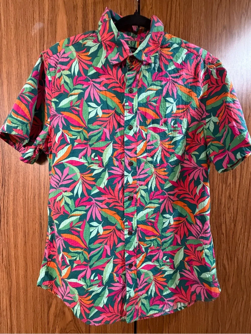 Nwot J.Crew Men’s Tropical Pink & Green Printed Button-Up Shirt size small